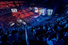 BLG战队夺LPL总冠军，Knight获MVP，电竞荣耀闪耀！